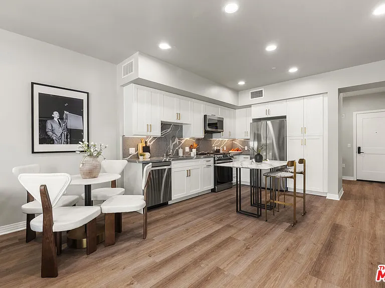 7428 Santa Monica Blvd #308 — Photo 12
