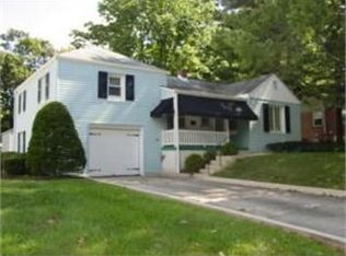 311 S 10th St, Akron, PA 17501
