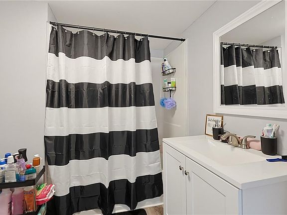 5th image of 47 Sibyl St