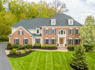 38 Thomas Grv, Pittsford, NY 14534