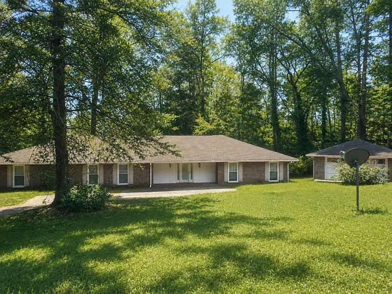 5116 Pineridge Dr — Photo 1