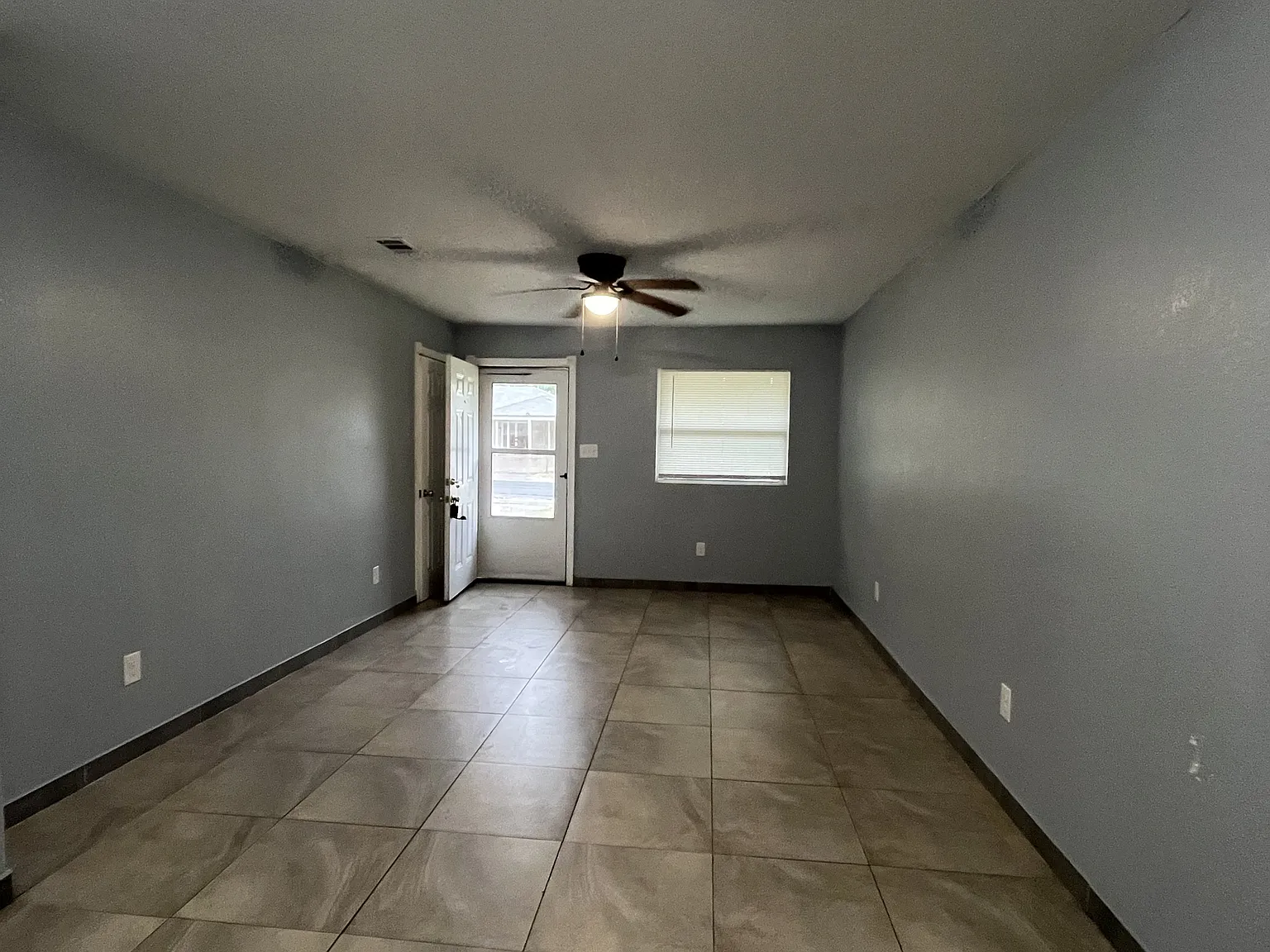 1814 Alamo Avenue - 1 — Photo 3