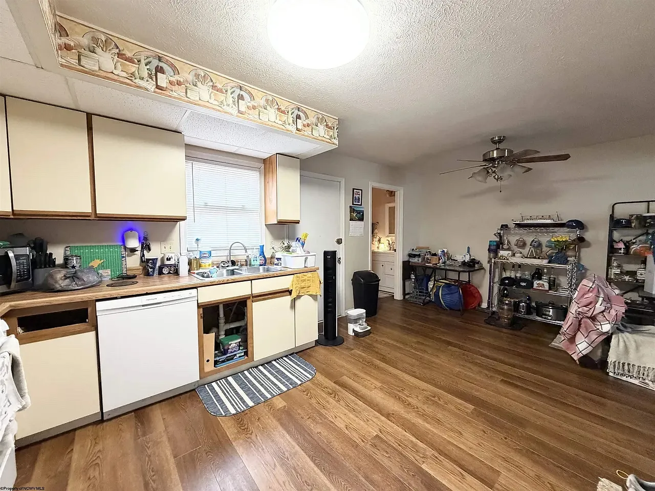 2 bed, 1.5 bath, $1,150 — Photo 3