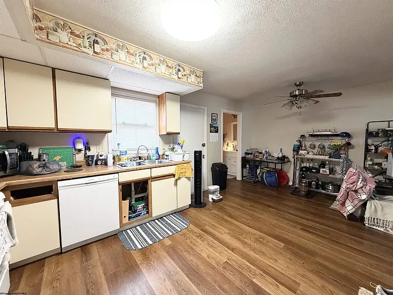 567 Dupont Rd #2 — Photo 3