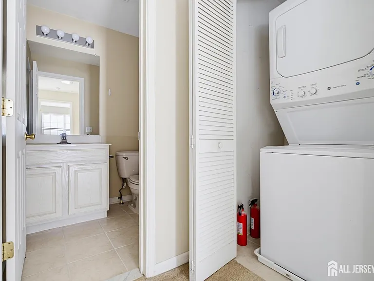 1054 Morning Glory Dr — Photo 13
