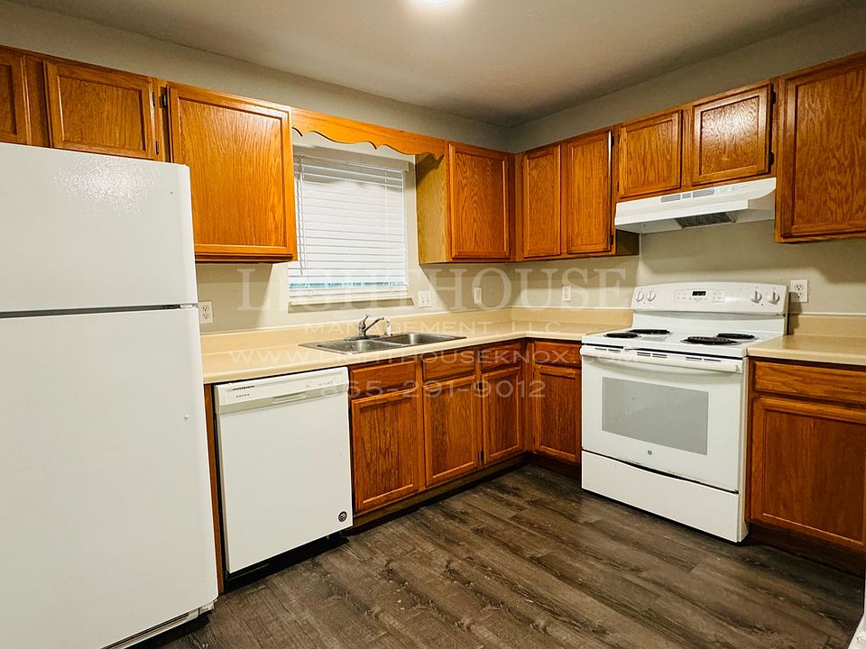 1st image of 3907 White Cedar Way