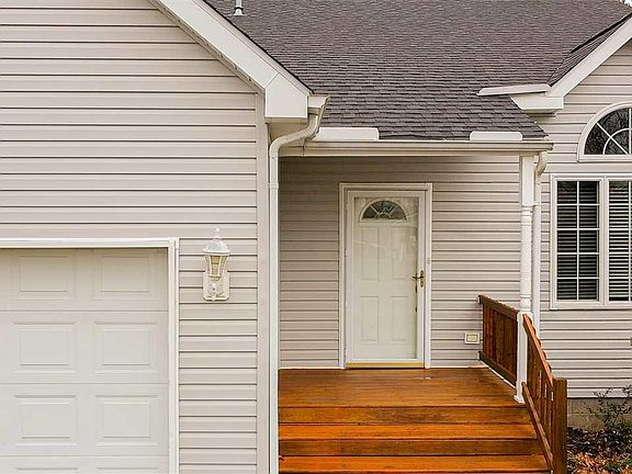 2nd image of 505 Cambridge Shores Dr