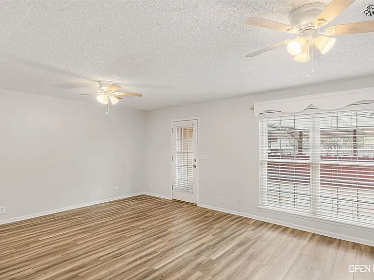 3006 Barrywood Dr — Photo 15