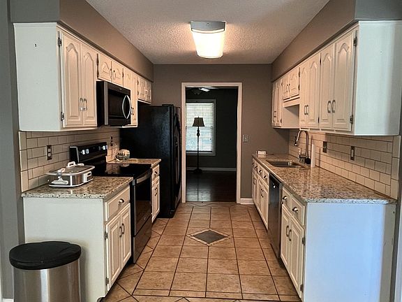 2nd image of 940 Christa Dr