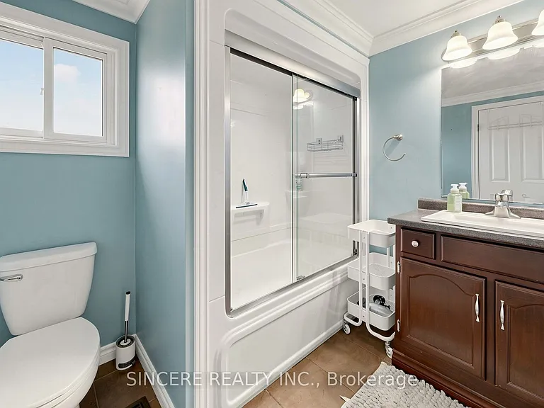 592 Canewood Cres — Photo 31