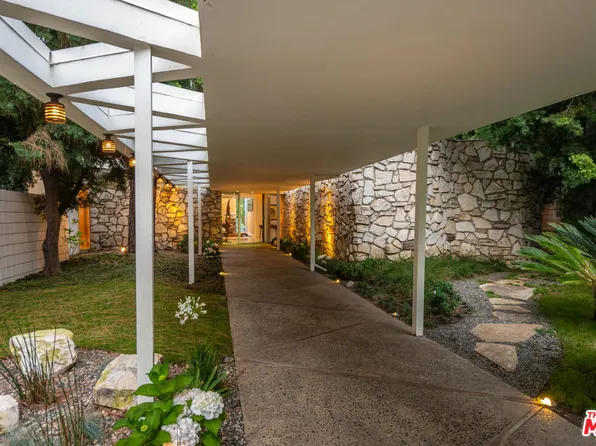 1010 N Rexford Dr, Beverly Hills, CA 90210