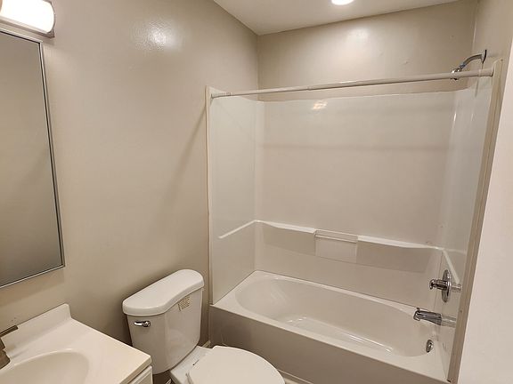 3rd image of 3320 Pleasant Ave APT D