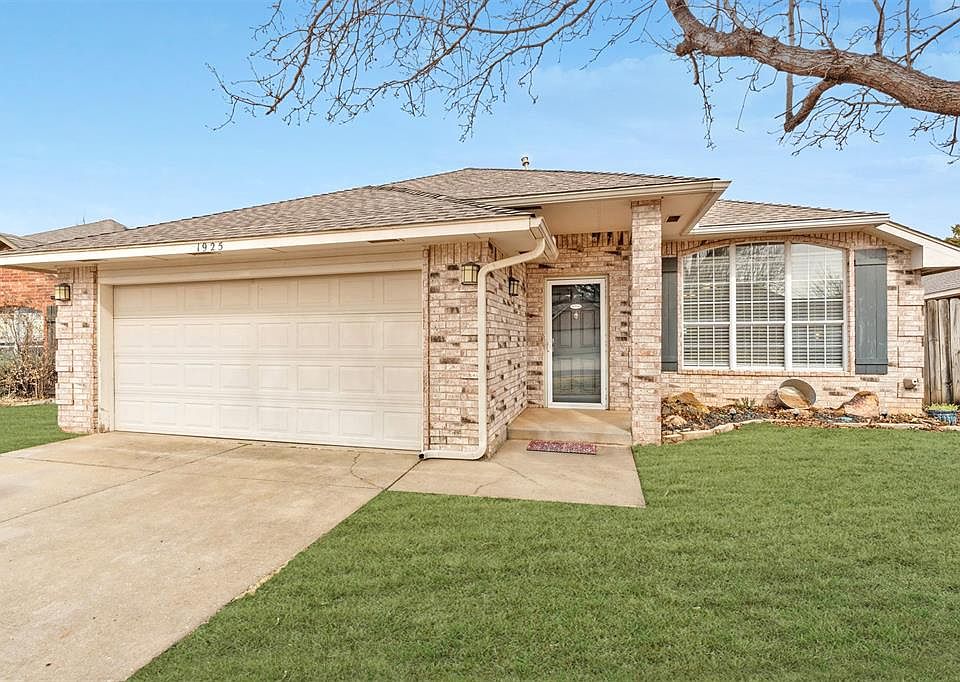 1st image of 1925 Olde School Rd