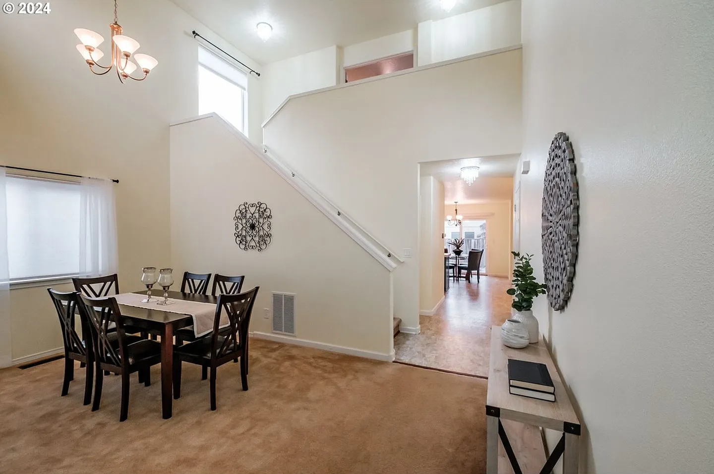 Well Maintained 3 Bedroom 2.5 Bathroom Home Located in SE Albany — Photo 4
