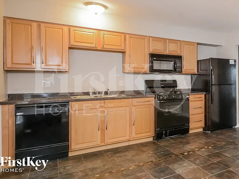 1224 Yorktown Dr — Photo 6