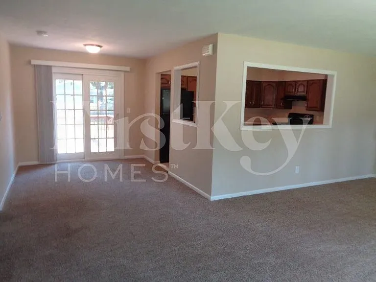 501 Harmony Dr — Photo 11