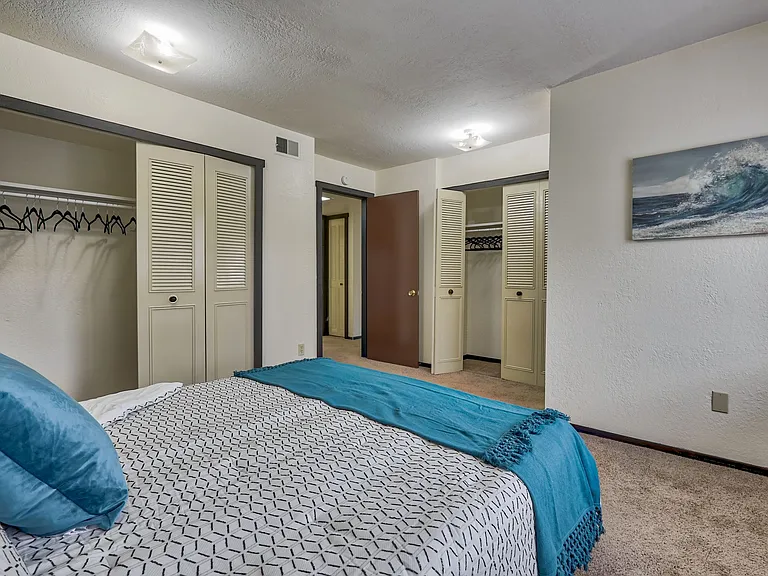 Nottingham Place Apartments — Photo 21