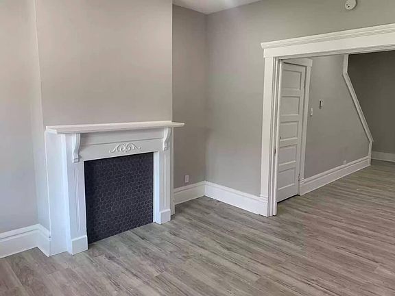 2nd image of 554 Stanley Ave #554