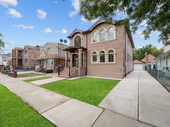 130-30 122nd Pl, South Ozone Park, NY 11420