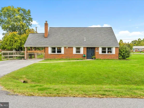 8130 Cambridge Dr, Frederick, MD 21704