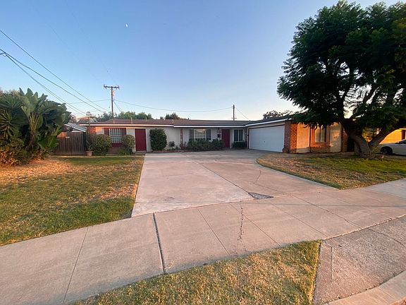3rd image of 2440 E Walnut Ave