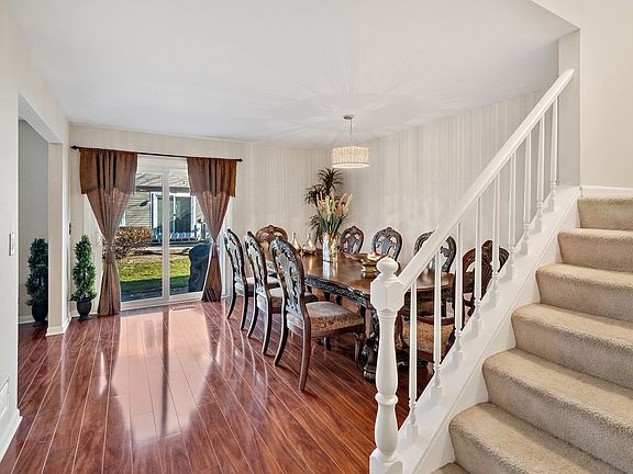 5th image of 2121 N Williamsburg Dr #2121