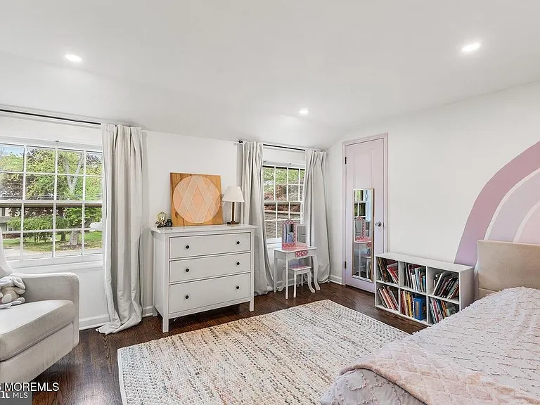 301 Westwood Dr — Photo 28
