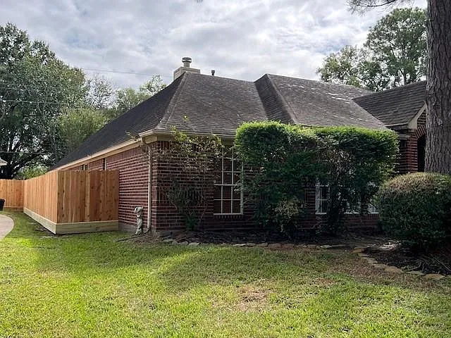 3 bed, 2.5 bath, 2632 sqft, $2,350 — Photo 3