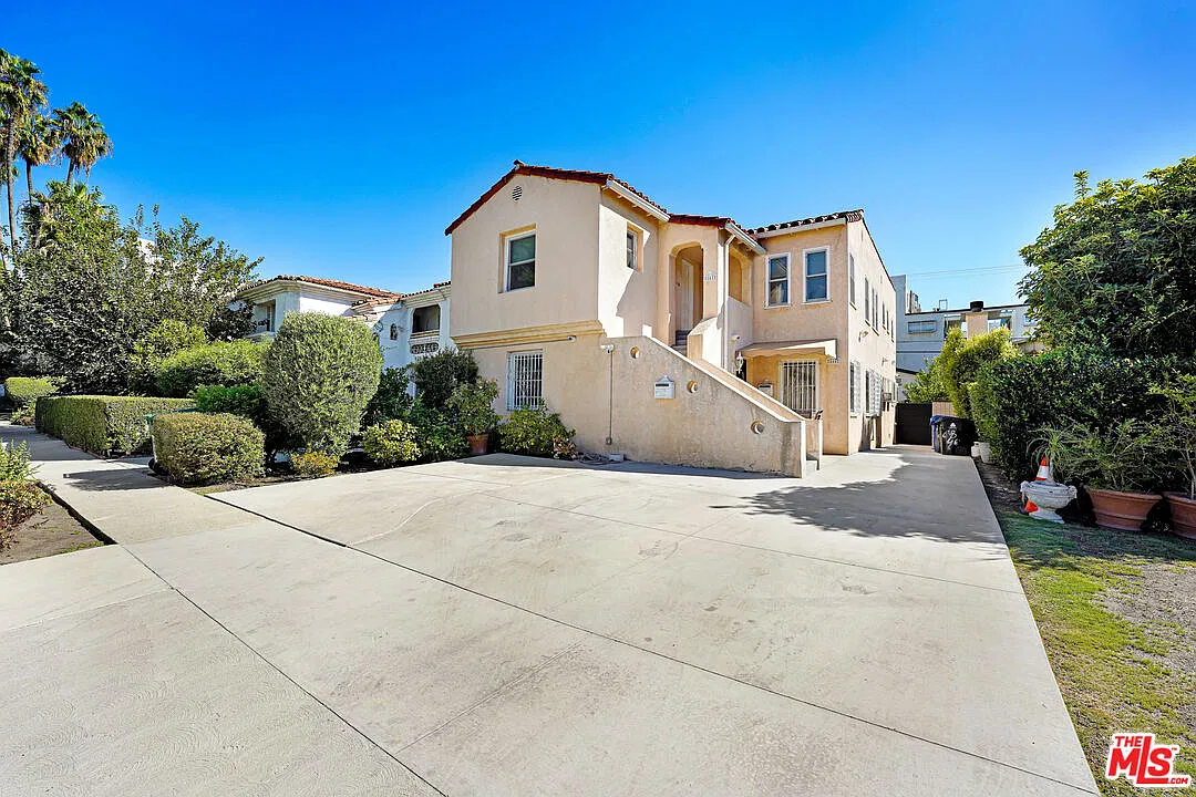 2 bed, 2.0 bath, 1562 sqft, $4,000 — Photo 1