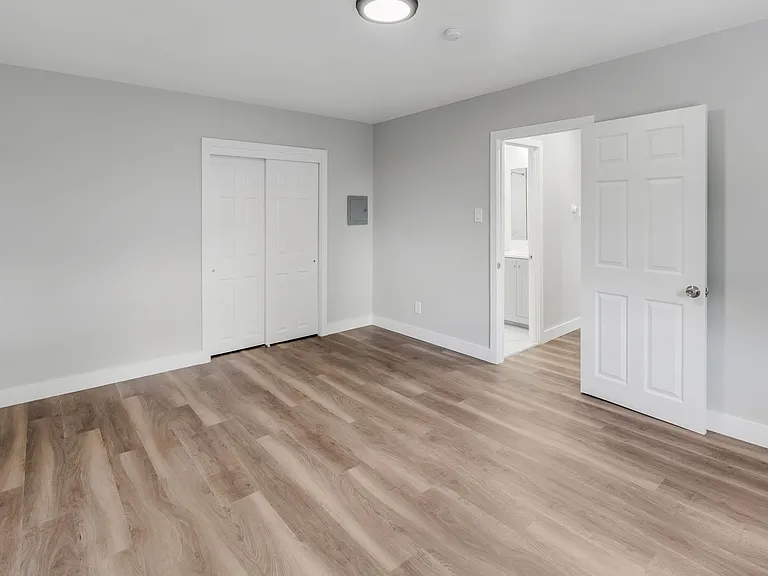 Primavera Square Apartments — Photo 7
