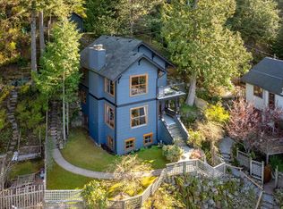 555 Roocroft Ln, Bowen Island, BC V0N1G2