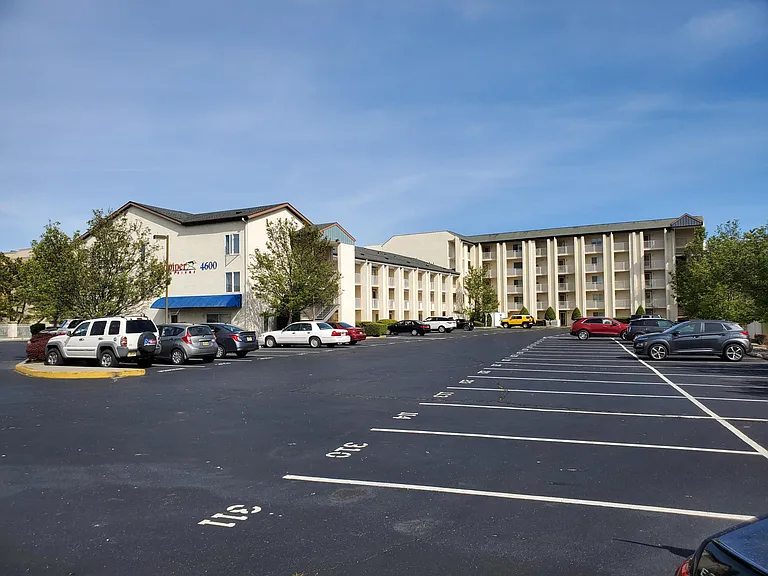 4600 W Brigantine Ave #305 — Photo 10