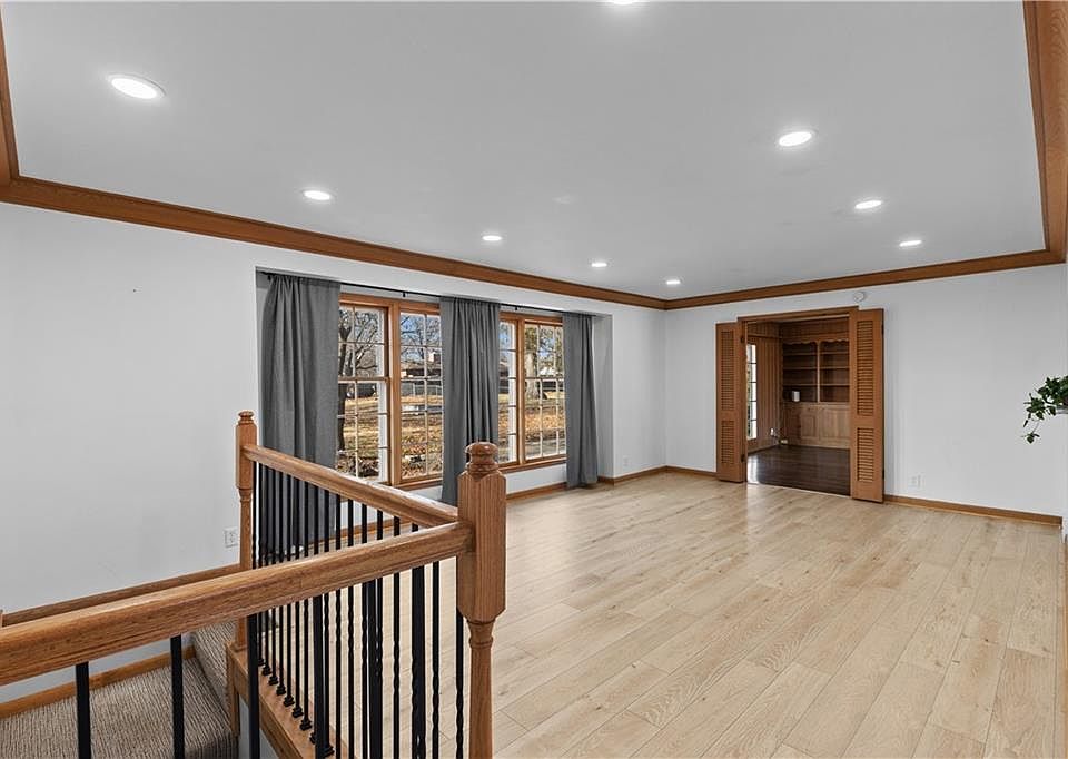 1st image of 17504 E R D Mize Rd