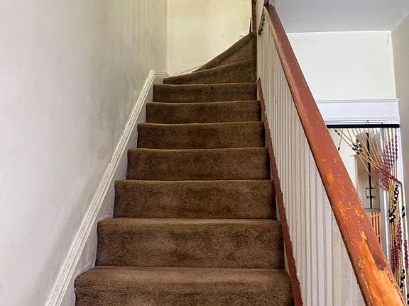 3rd image of 1534 Independence Ave SE