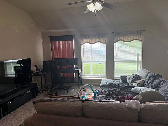 3rd image of 5811 Alexandria Dr