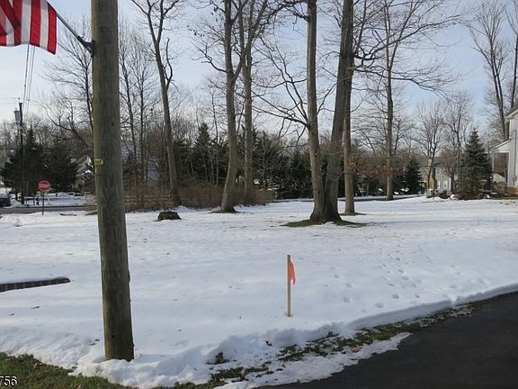 4th image of 330 Top Ave