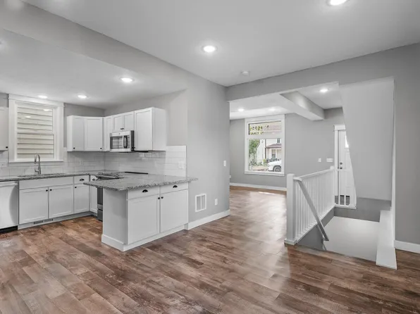 186 Maple St, Saint Paul, MN 55106