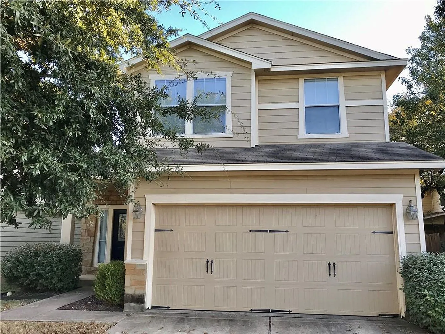 Wonderful 2 Story Home in Parmer Village — Photo 2