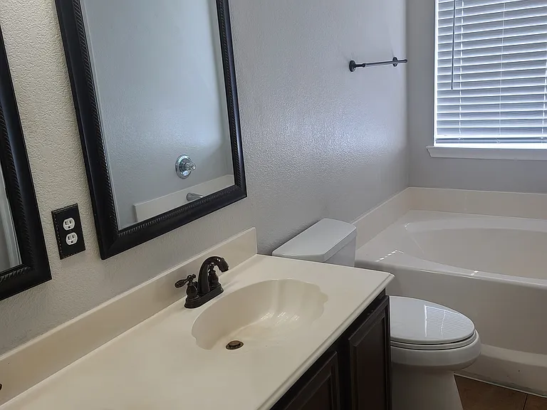 305 Lake Wichita Dr — Photo 10
