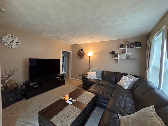 2nd image of 23 Pinehurst Ave Floor 1