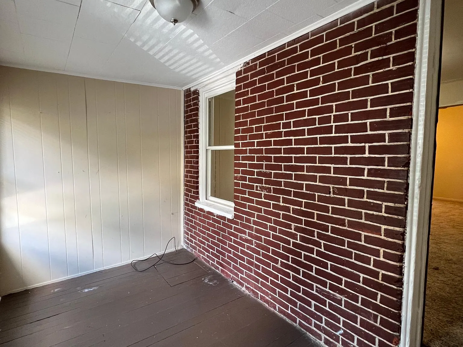 2 bed, 870 sqft, $1,400 — Photo 2