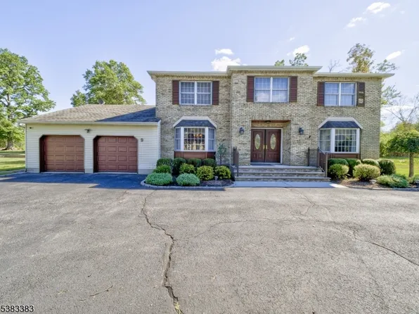 9 Heather Dr, East Hanover Twp., NJ 07936