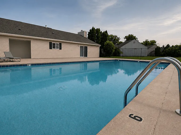 The Lodge Apartments — Photo 28