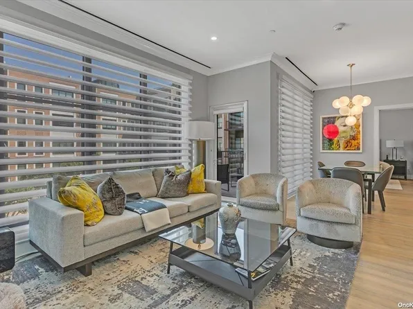 100 Garvies Point Road #1107, Glen Cove, NY 11542