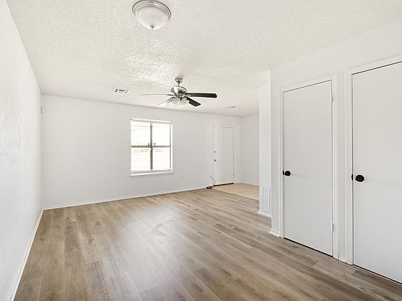 3rd image of 1616 SW B Ave #A