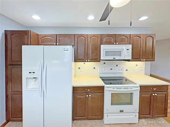 4th image of 1289 Howard Dr