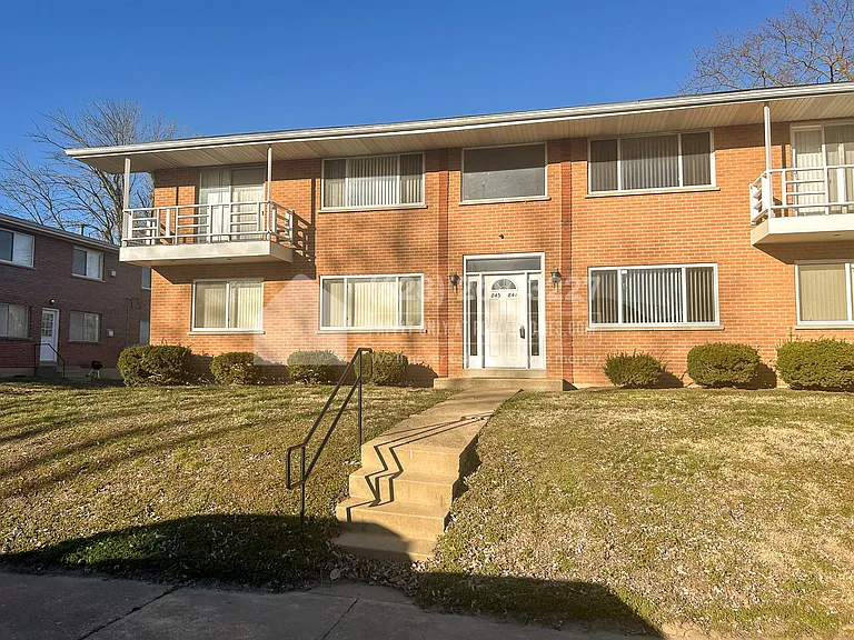 843 Thompson Dr — Photo 1