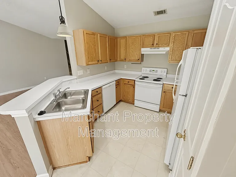 776 Waterbrook Ln — Photo 13