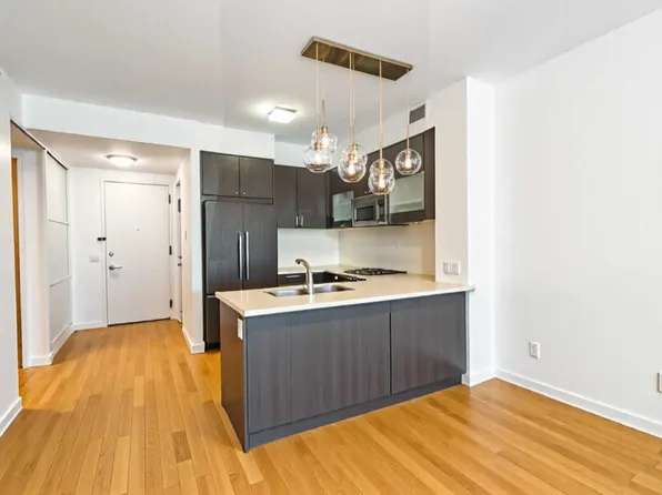 454 West 54th Street 3M image 3 of 10