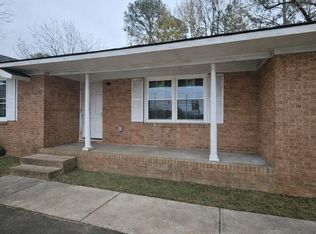 6911 Radnor St, Fayetteville, NC 28314